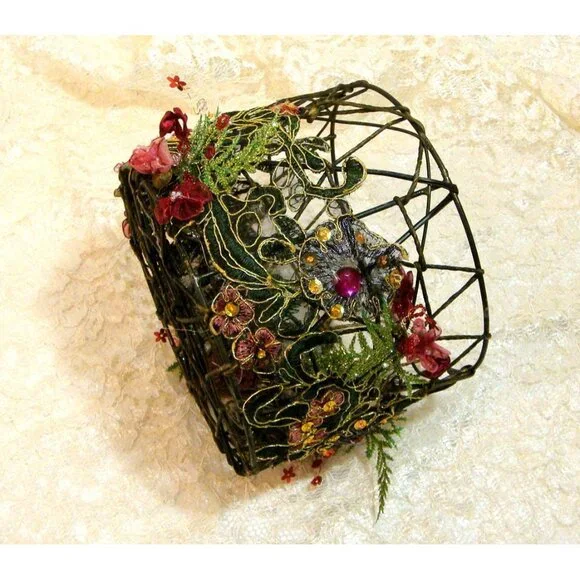 Enchanted Woodland Basket - Picture 7 of 8